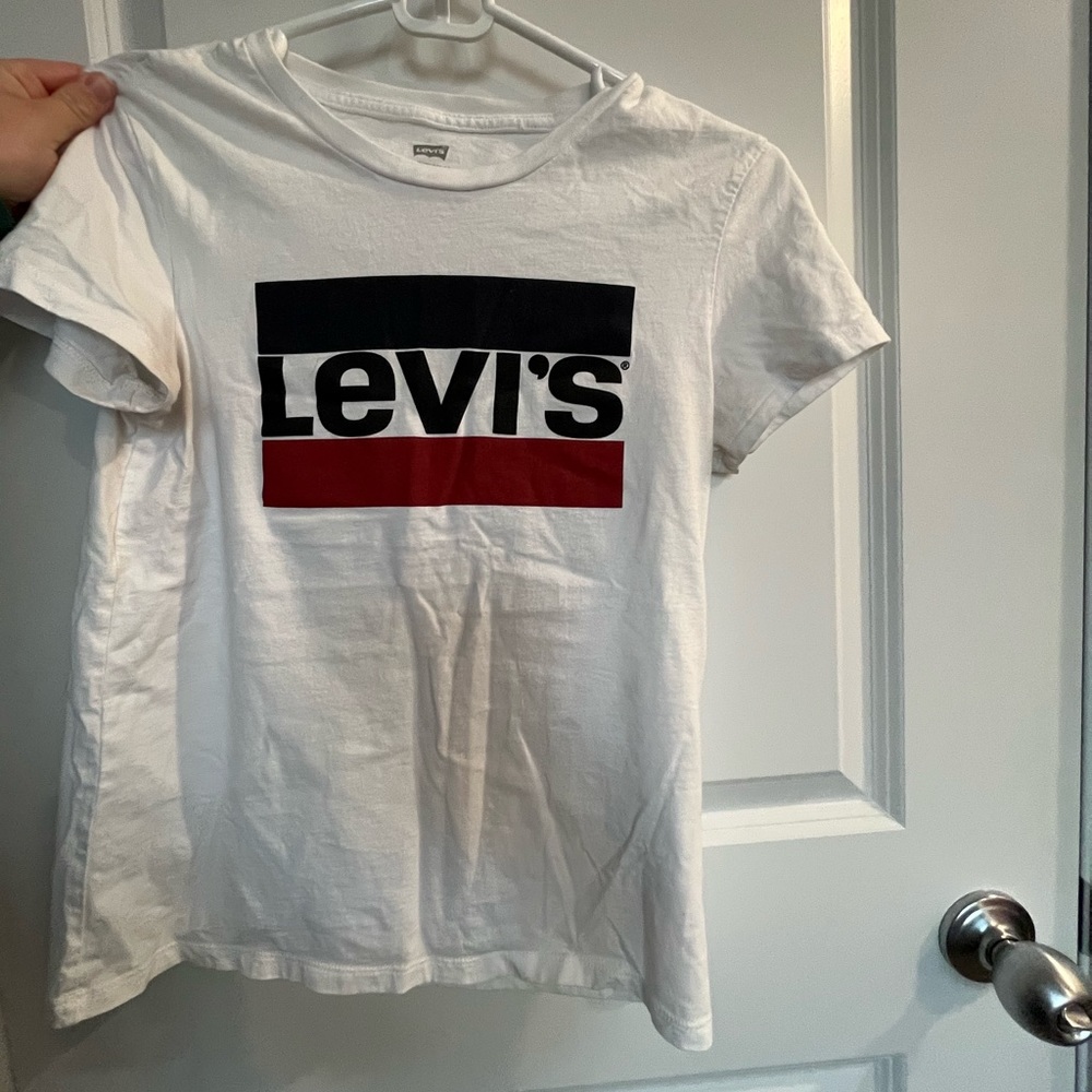 *SOLD* Levi’s T-shirt